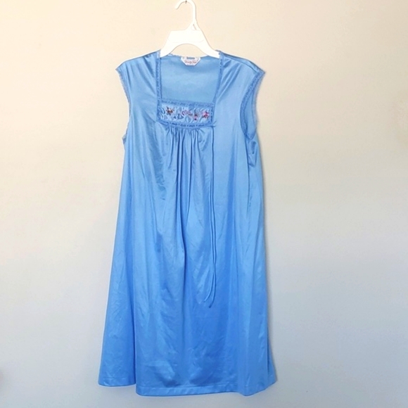 Vintage Vanity Fair Nightgown - Picture 1 of 4